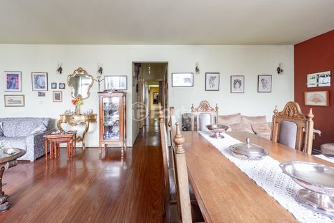 Image 4 - 924526