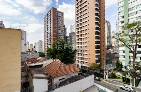 Image 10 - 924541
