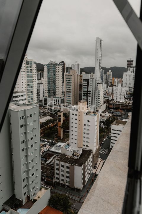 Image 10 - 924574