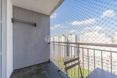 Image 8 - 924676
