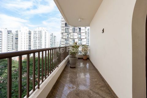 Image 12 - 924683