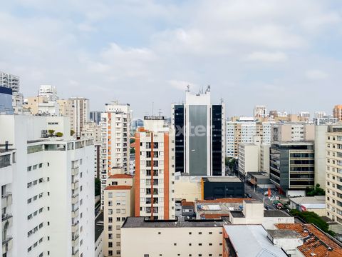 Image 8 - 924685