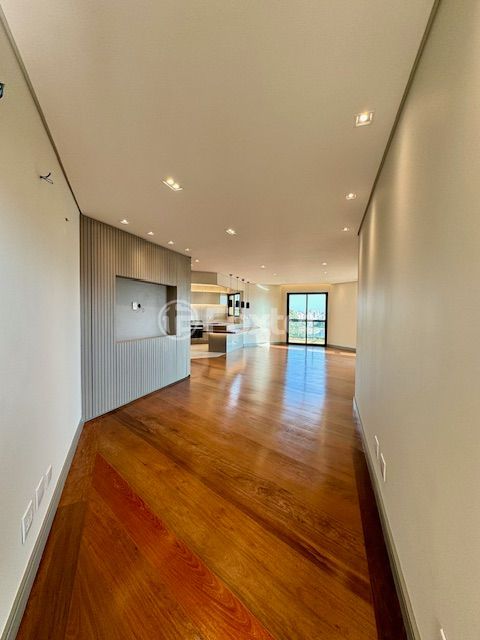 Image 3 - 924695