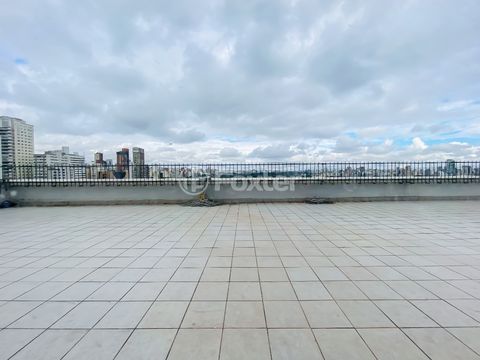 Image 17 - 924702