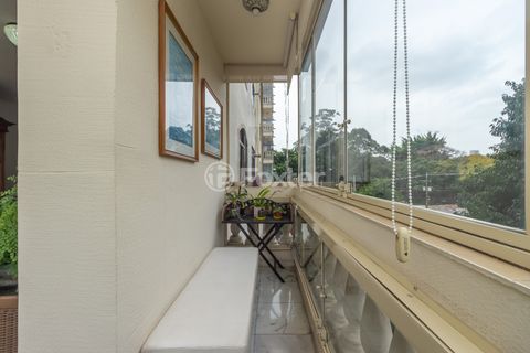 Image 11 - 924710