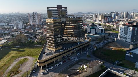 Image 17 - 924734