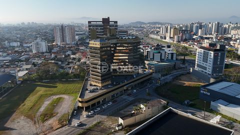 Image 16 - 924734