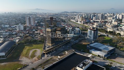 Image 15 - 924734