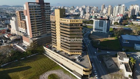 Image 10 - 924734
