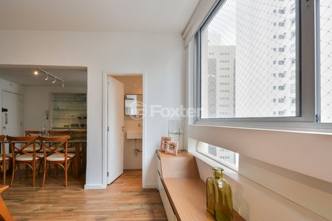 Image 10 - 924750