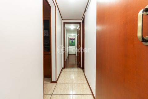 Image 10 - 924779
