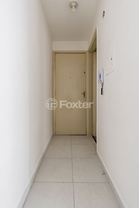 Image 1 - 924782