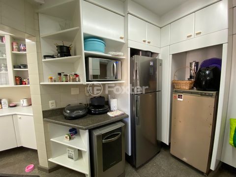 Image 7 - 924832