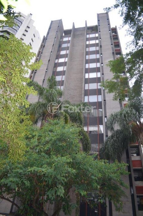 Image 11 - 924858