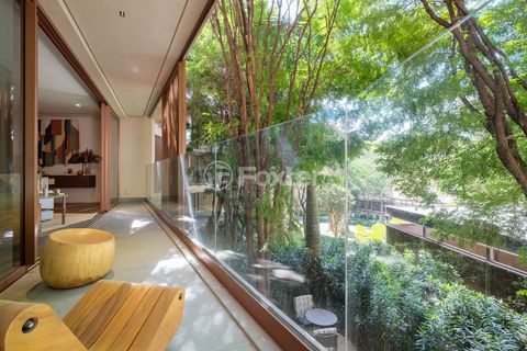 Image 8 - 924906