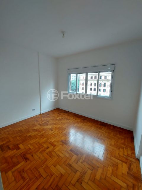 Image 7 - 924955