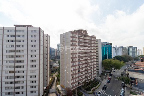 Image 13 - 924956