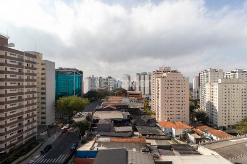 Image 11 - 924958