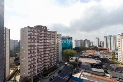 Image 4 - 924958