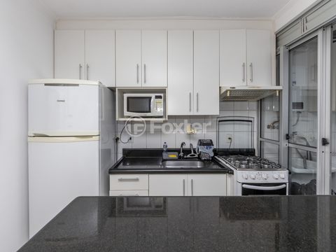Image 8 - 924998