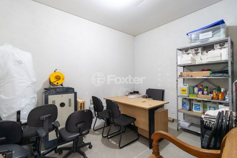 Image 11 - 925011