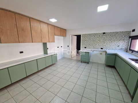 Image 10 - 925016