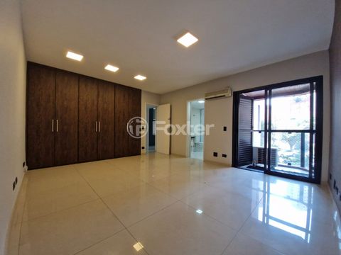 Image 11 - 925016