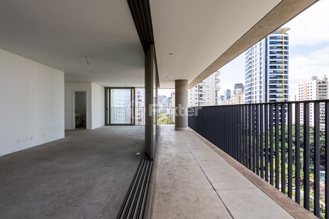 Image 12 - 925060
