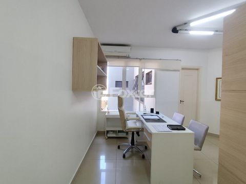 Image 3 - 925081