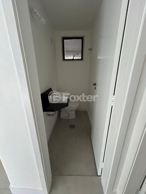Image 9 - 925098