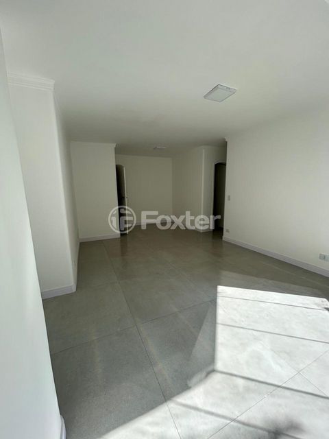 Image 3 - 925098