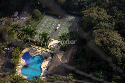 Image 11 - 925185