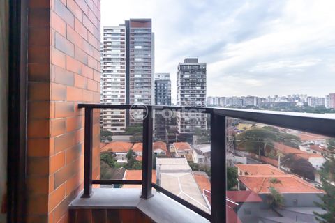 Image 11 - 925211