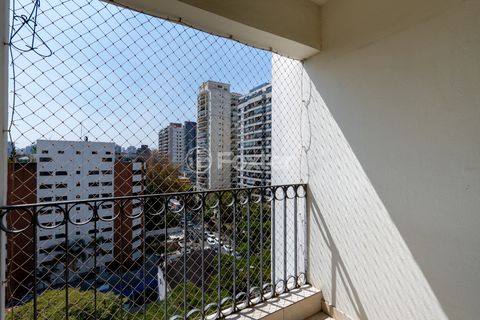 Image 10 - 925213