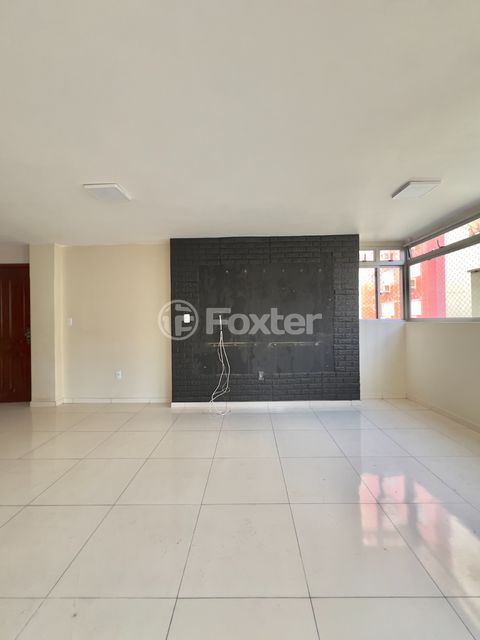 Image 11 - 925255