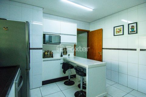 Image 17 - 925258