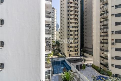 Image 10 - 925296