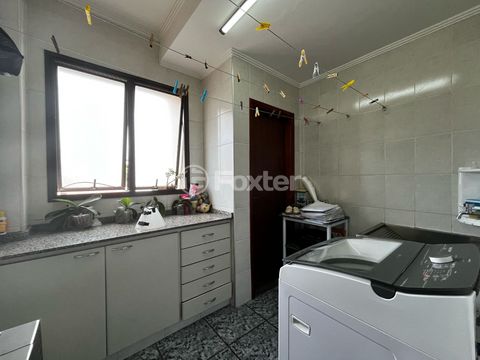 Image 9 - 925300