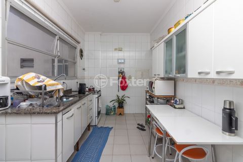 Image 10 - 925471