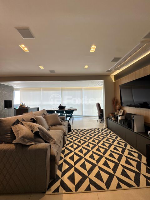 Image 3 - 925490