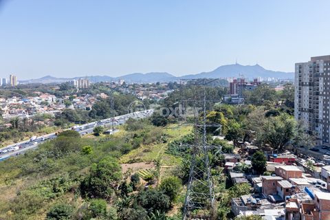 Image 17 - 925560