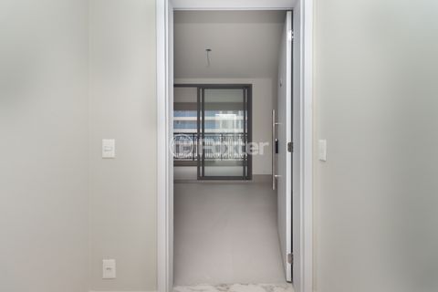 Image 6 - 925570