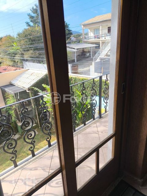 Image 6 - 925633