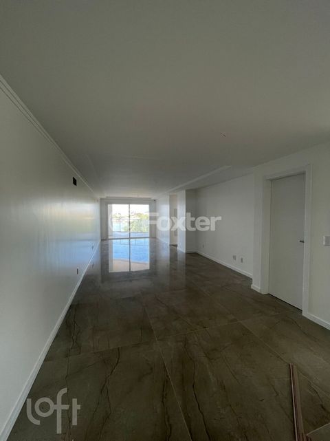 Image 3 - 925674