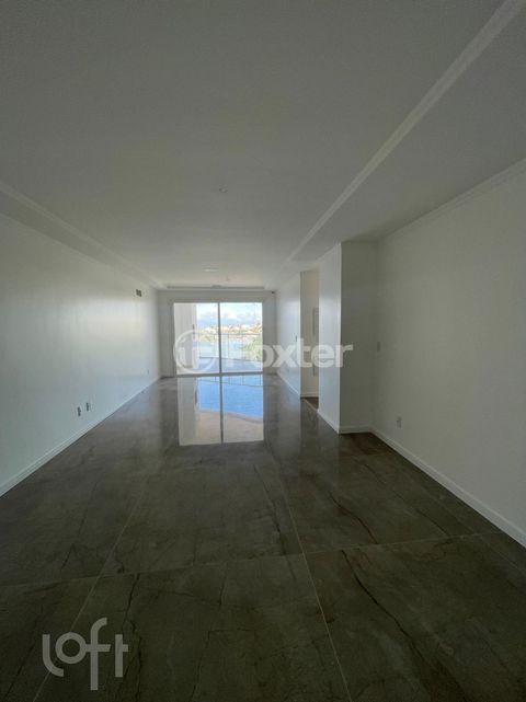 Image 4 - 925674