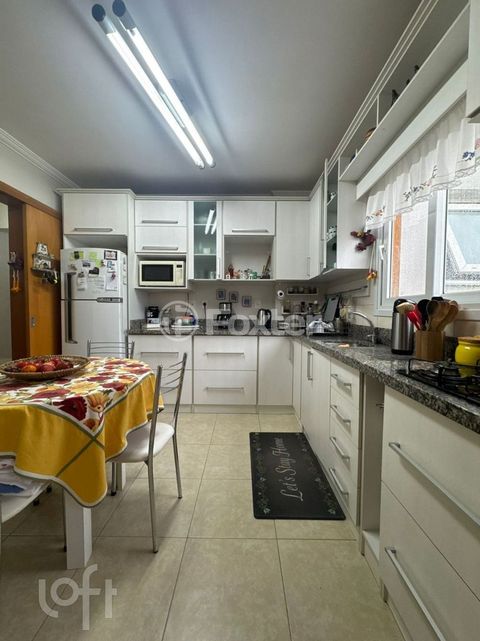 Image 7 - 925682