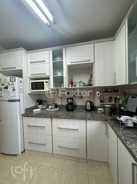 Image 4 - 925682