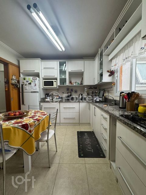 Image 8 - 925682
