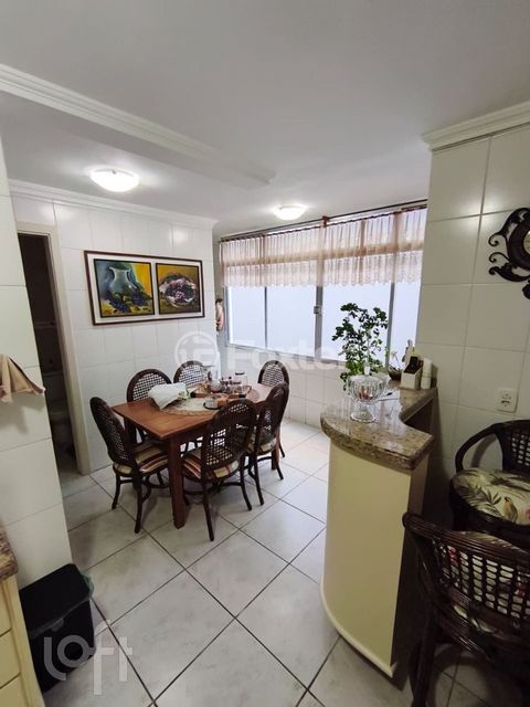 Image 7 - 925707