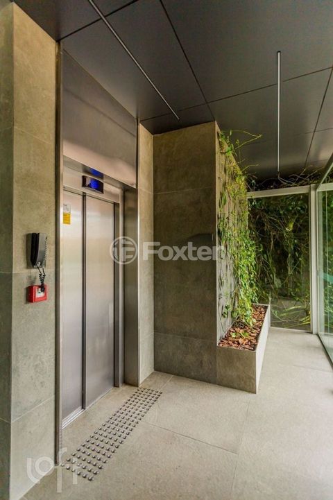 Image 7 - 925756